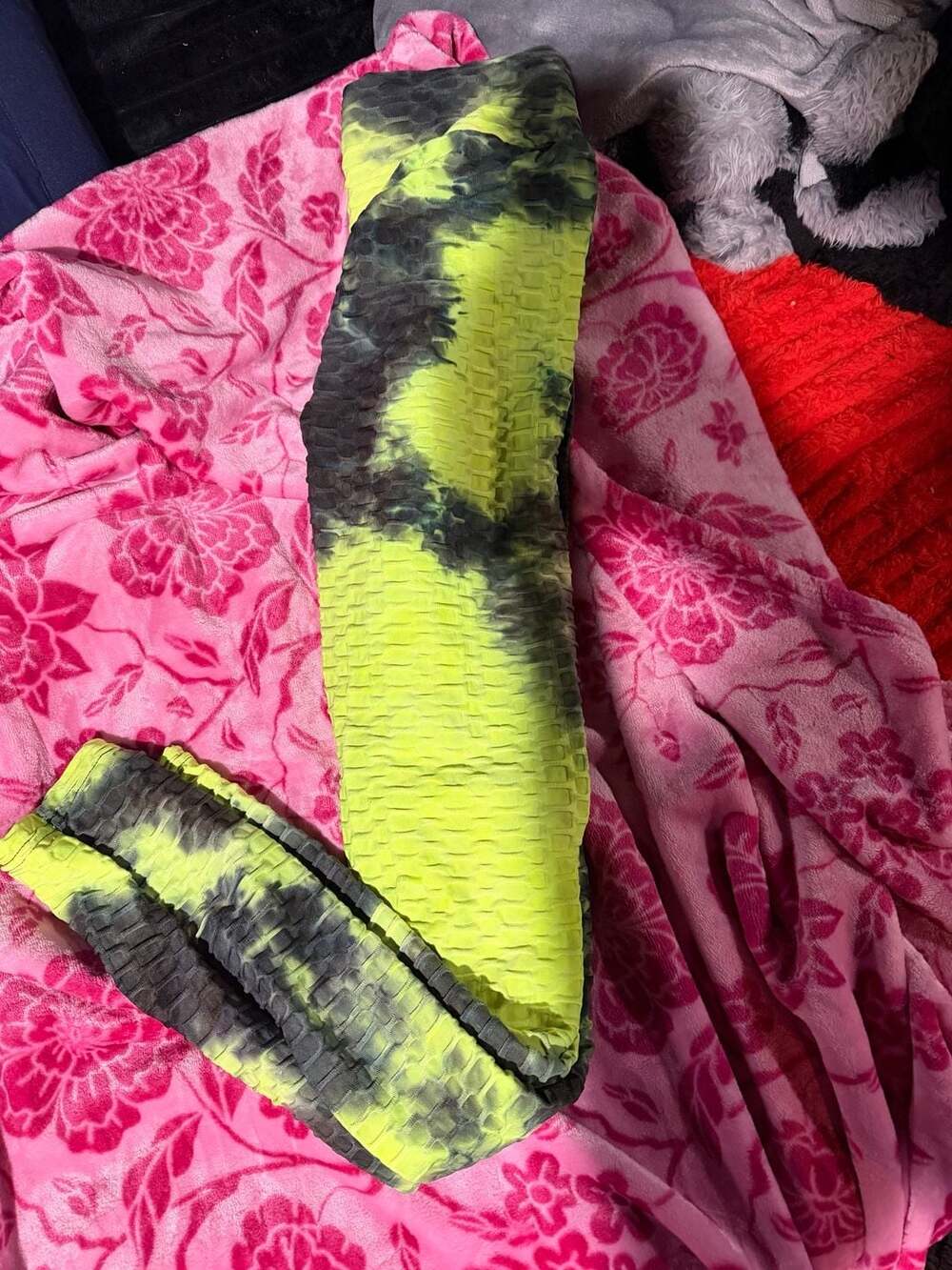 VASLANDA Neon Yellow and Black Tie-Dye Textured Scrunch Butt Lifting